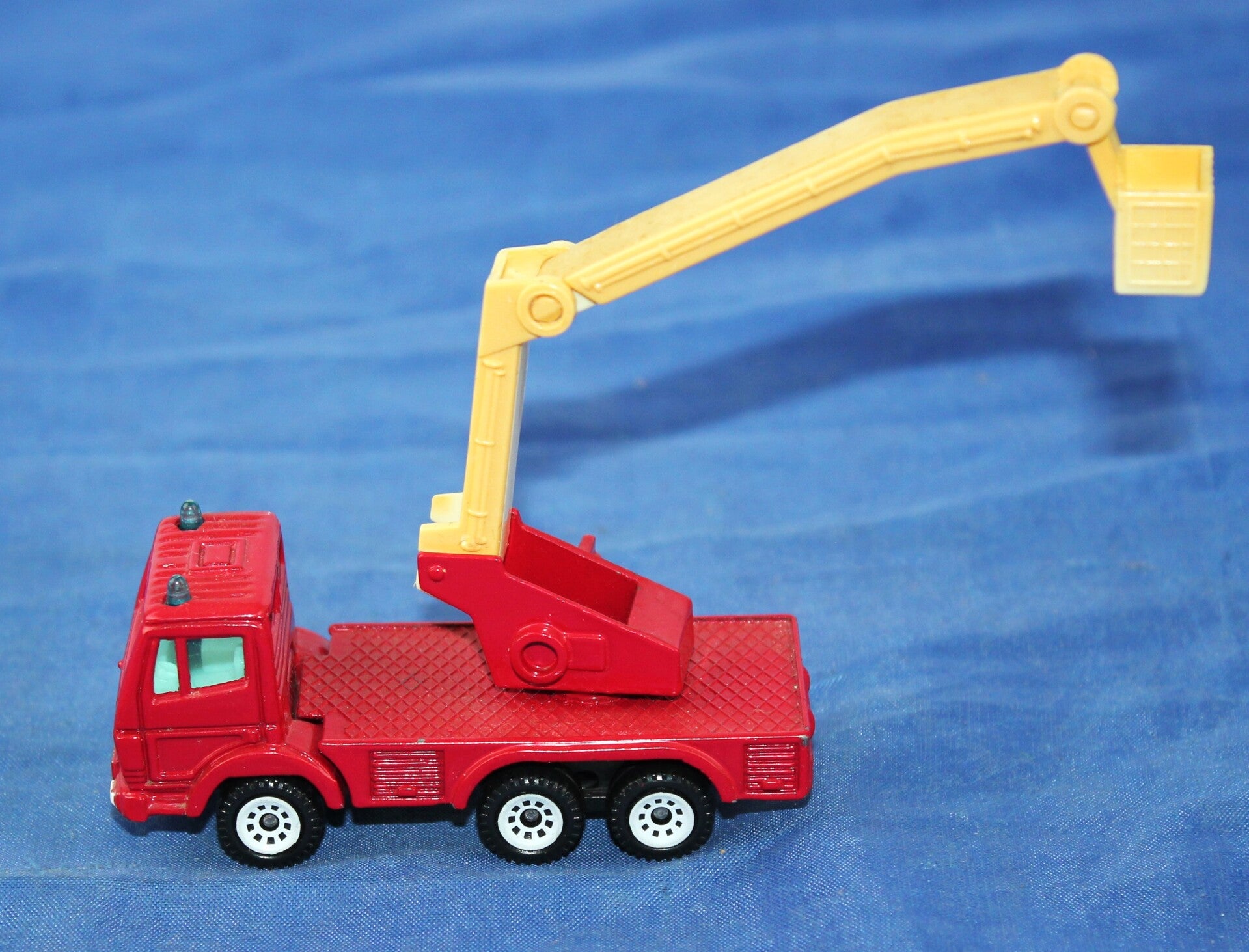 Siku 1:55 0811 1015 1019 Mercedes Benz brandweer hoogwerker.