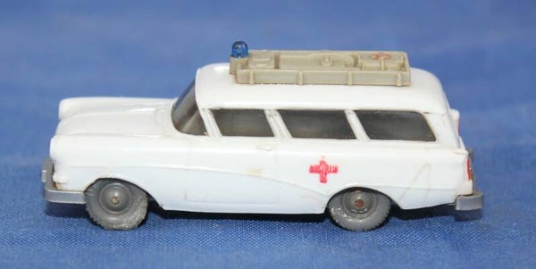 Wiking H0 74/1 Opel Caravan ambulance DRK.