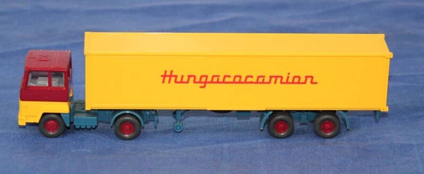 Wiking H0 540/26 Ford Transcontinental Truck trailer ‘Hungarcamion’.