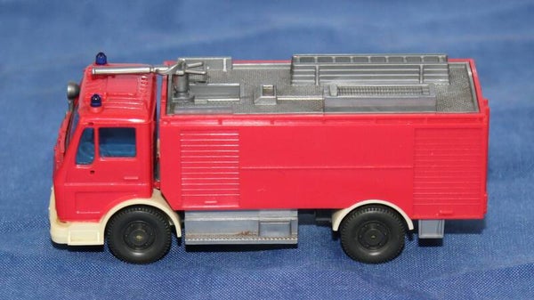 Wiking H0 621/1 MB 1719 TLF 24/50 tank- schuim blus-wagen.