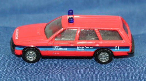 Herpa H0 1/87 Opel Record Feuerwehr Flughafen Frankfurt.