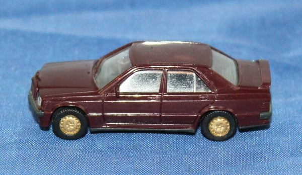 Herpa H0 Mercedes 190 E 2.3-16 limousine.