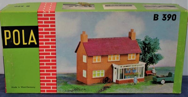 Pola  H0 B 390 bouwpakket woon/ winkelpand.