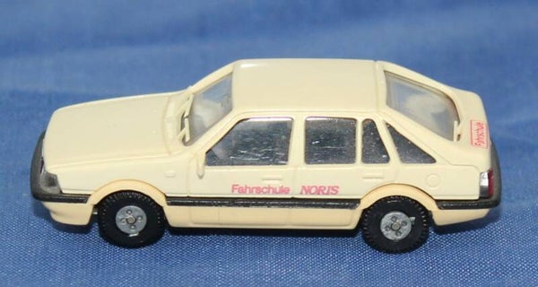 Rietze H0 Mazda 626 Fahrschule Noris.