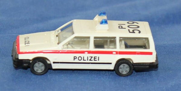 I.M.U. H0 270-205 Volvo 760 GLE ‘polizei’.