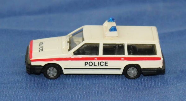 I.M.U. H0 270-205 Volvo 760 GLE ‘police’.
