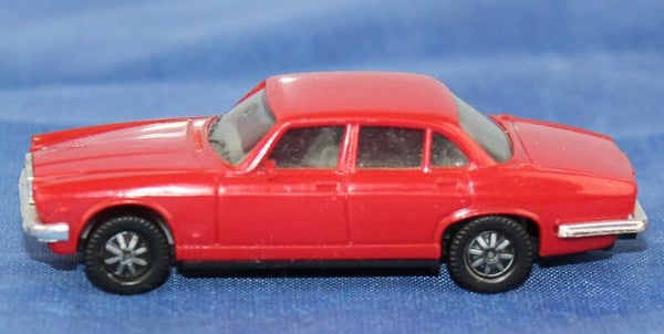 Herpa H0 rode Jaguar XJ 6/12.