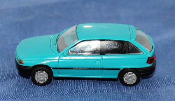 Rietze H0 20470 Opel Astra Hatchback.