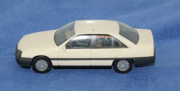 Herpa H0 Opel Omega GLS.
