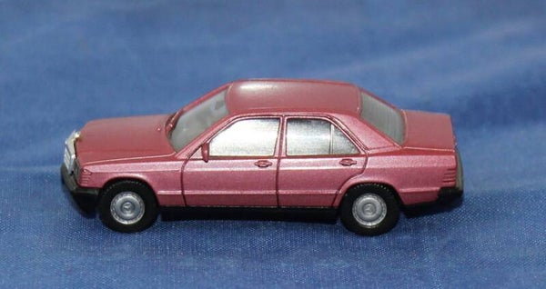 Herpa H0 Mercedes Benz 190 E, koraalrood.