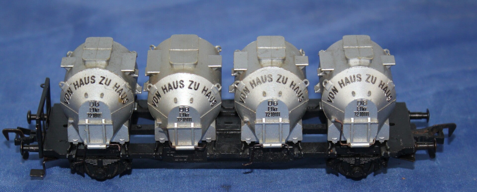 Fleischmann H0 1473 F Draagwagen DB BT ms 55 met Haus zu Haus silo containers.