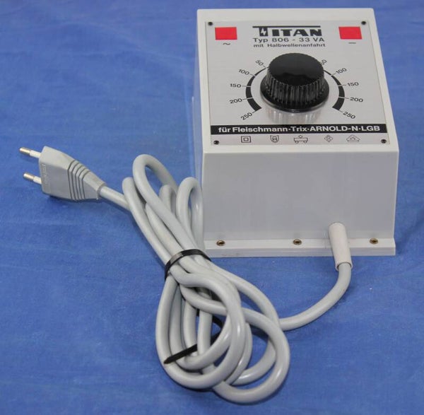 Titan 806 Zware regelbare gelijkstroom transformator 33VA.