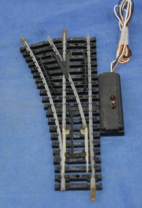 Jouef H0 4185 elektrische wissel, links uitgaand.