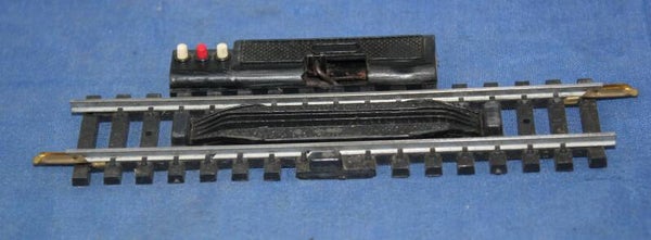 Jouef H0 480 elektrische ontkoppelrail.