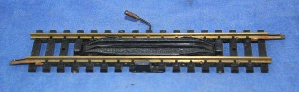 Jouef H0 480 handbediende ontkoppelrail, messing.