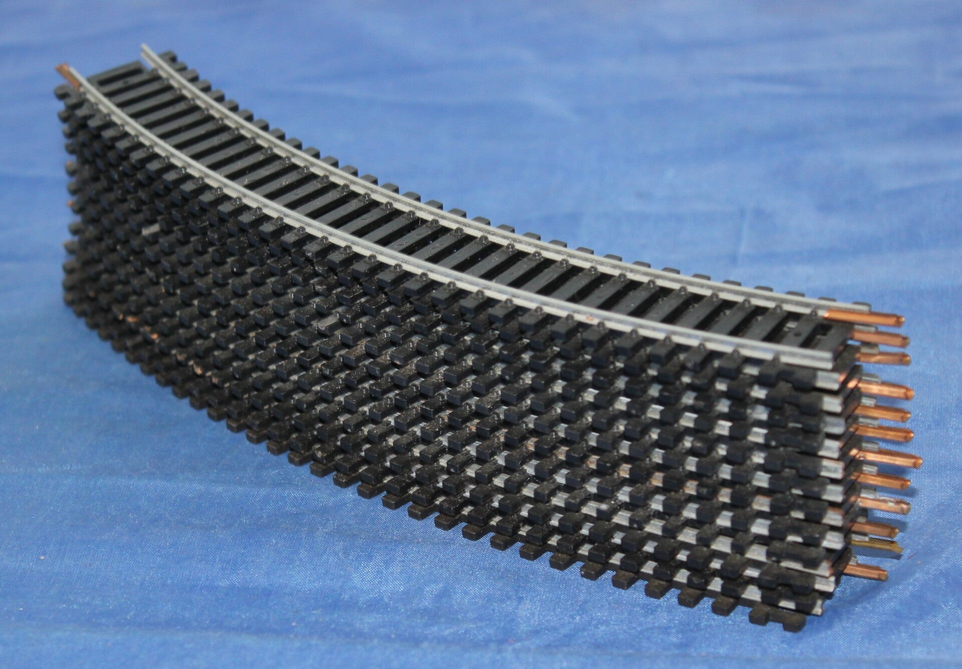 Lima H0 3030 Twaalf gebogen rails R360, >36°.