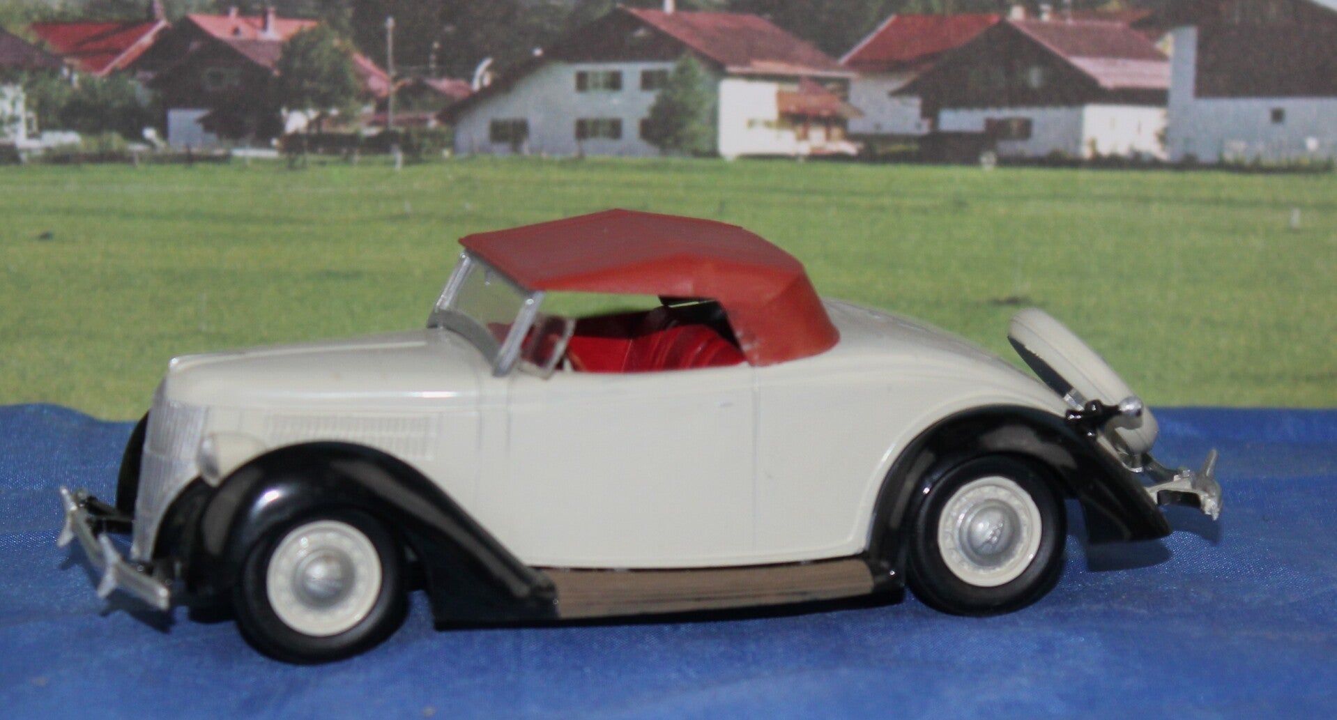 Pyro model van de ’36 Ford Roadster.
