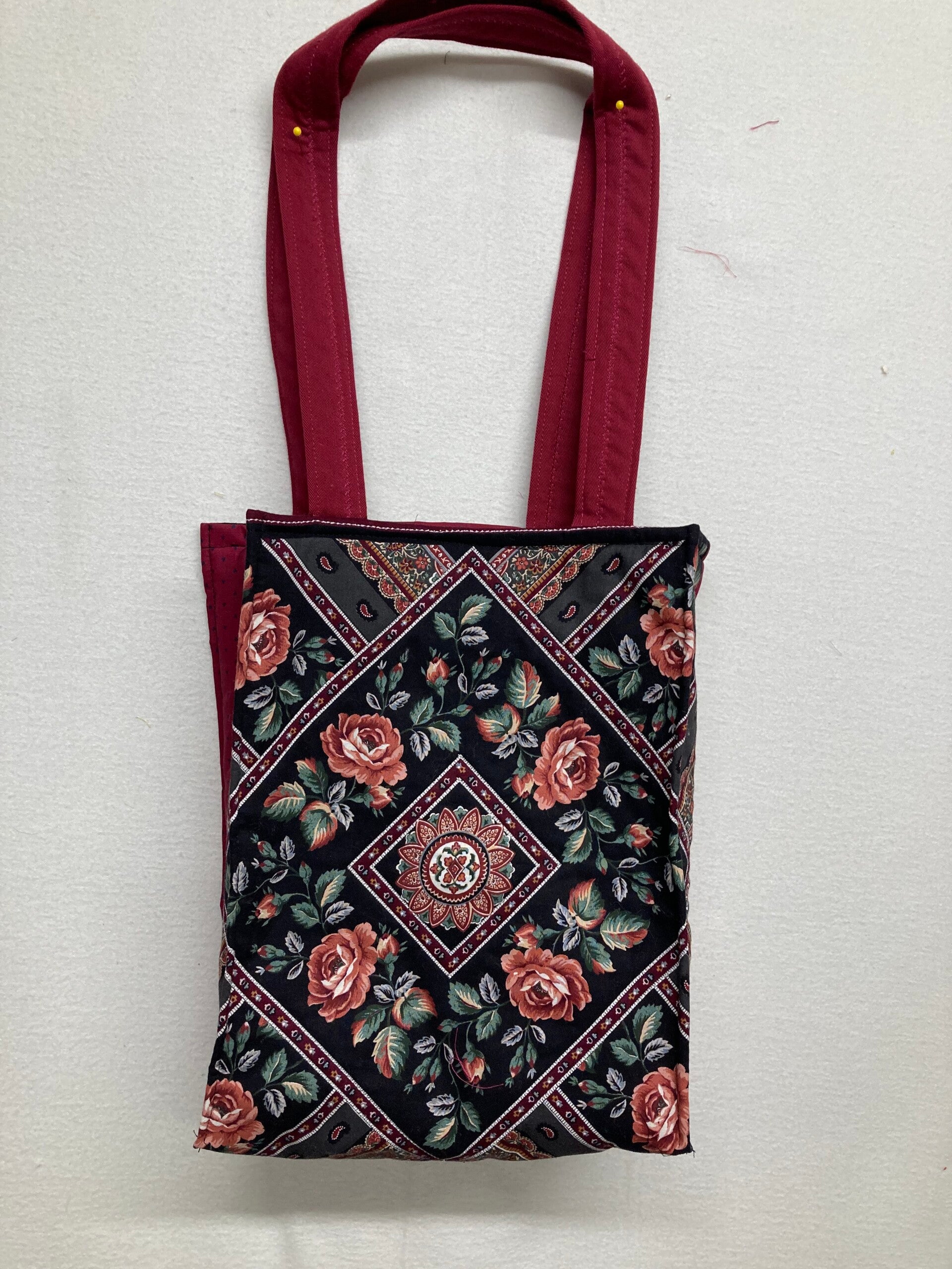 A Touch of Roses Tote bag