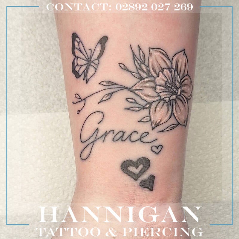 floural name tattoo