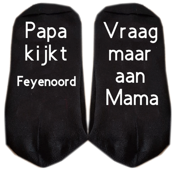 papa kijkt feyenoord vraag maar aan mama sokken