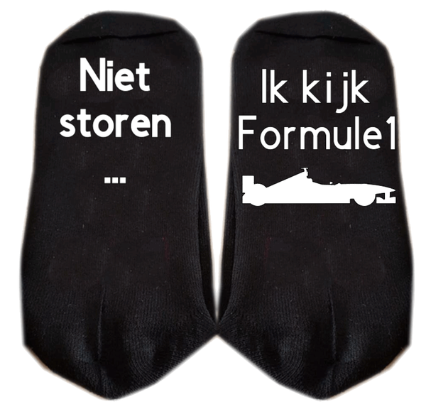 niet storen... ik kijk formule 1 sokken