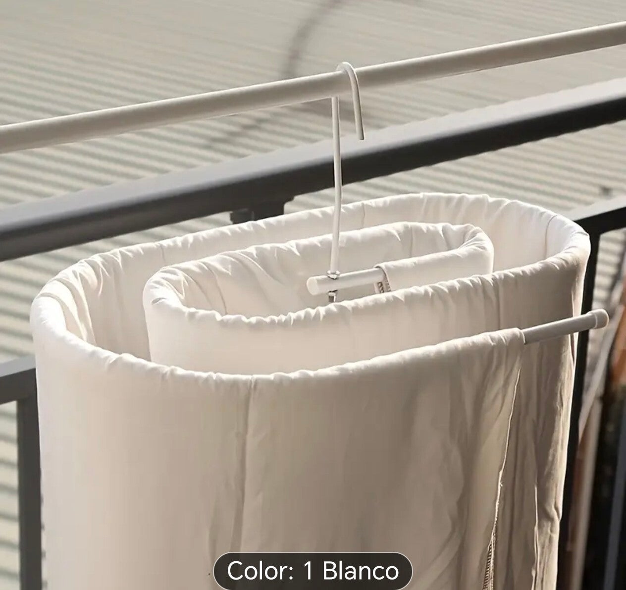 Colgador metálico para sabanas y edredones