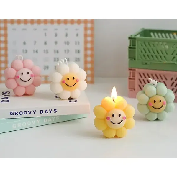 Smiley Sunflower Candle - Novelty Gifts, Valentine's Day