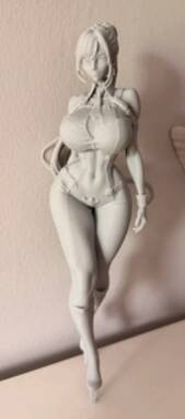Figurine femme en résine grise – Modèle brut non peint