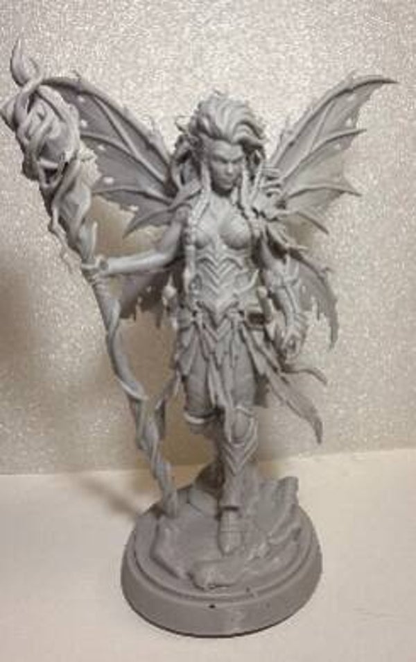 Figurine fantasy femme ailée - Grande statue résine grise détaillée