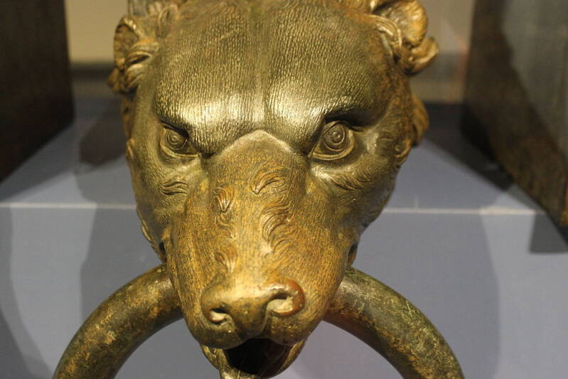 tête de loup, décoration en bronze, musée de Nemi