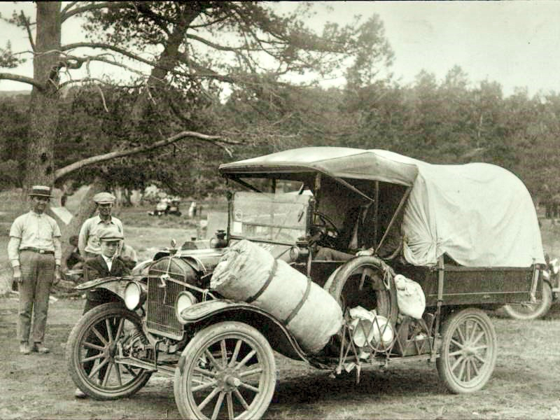  Ford model-T aménagée en camping-car