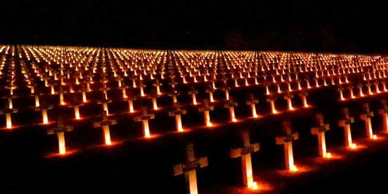 Le cimetière militaire français de Craonnelle au bord de la D18 (Chemin des Dames) 