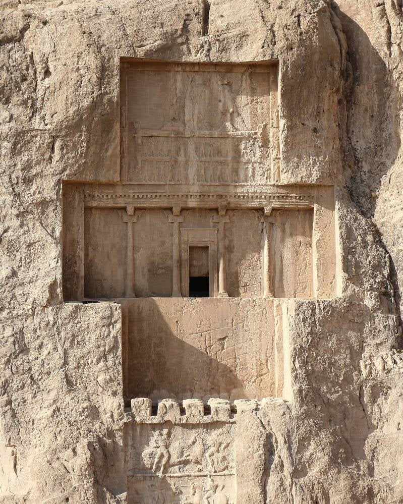 𝘓𝘦 𝘵𝘰𝘮𝘣𝘦𝘢𝘶 𝘥𝘦 𝘋𝘢𝘳𝘪𝘶𝘴 𝘐𝘦𝘳