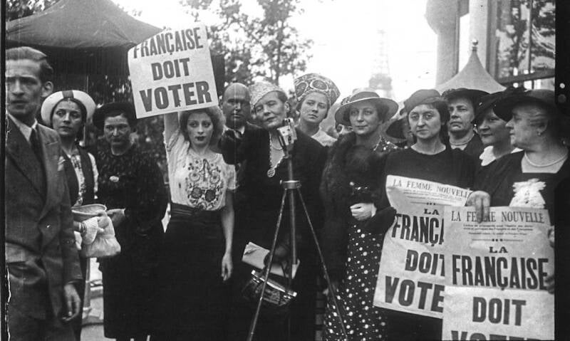 Paris 1937 : manifestation pour le droit de vote des femmes françaises 