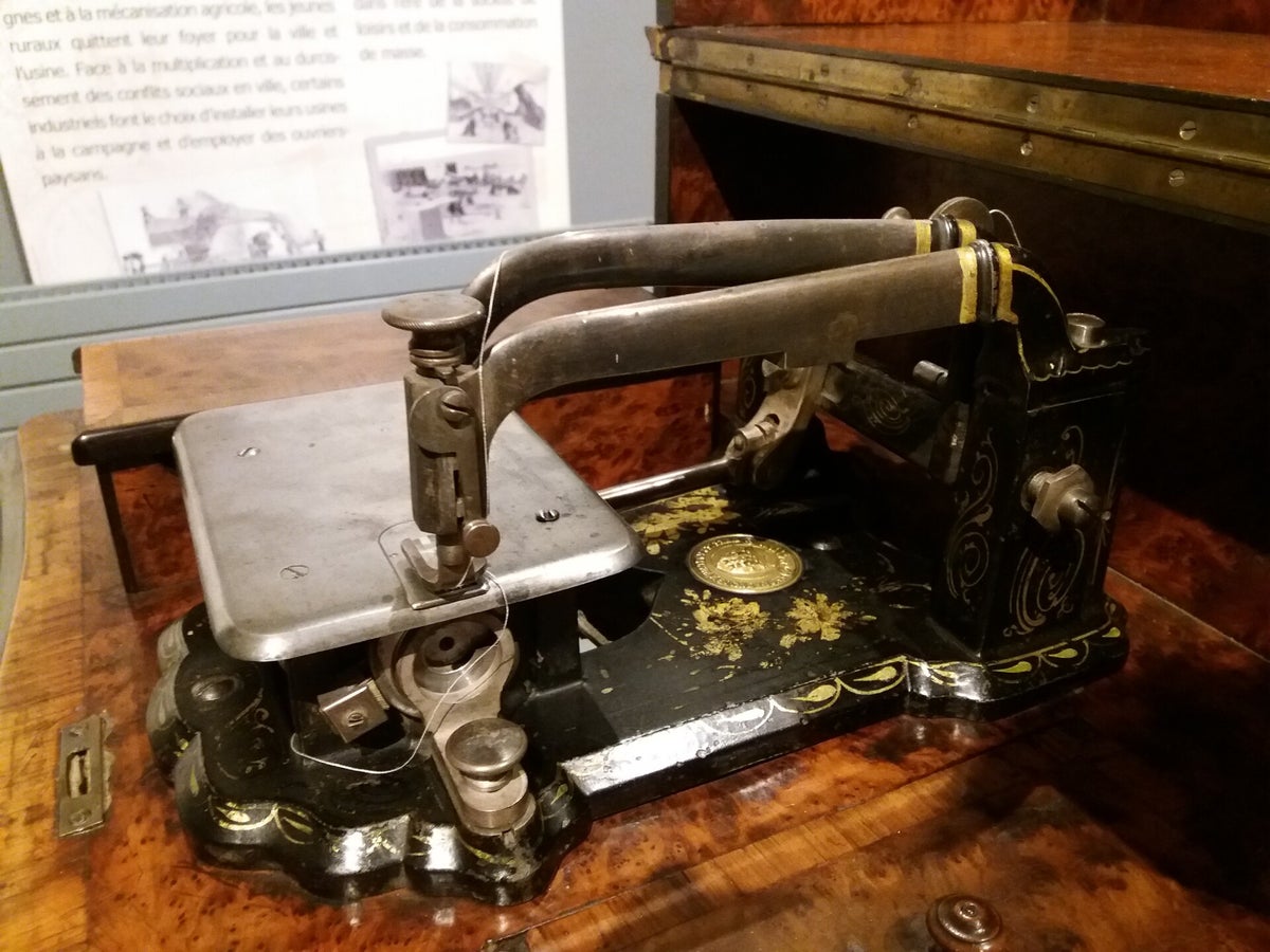 Date Invention Machine A Coudre – SDYEM