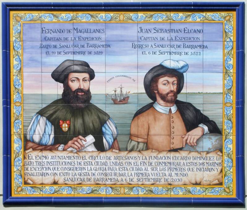 Plaque commémorative à la bibliothèque  de Sanlúcar de Barrameda, célébrant Magellan et Elcano