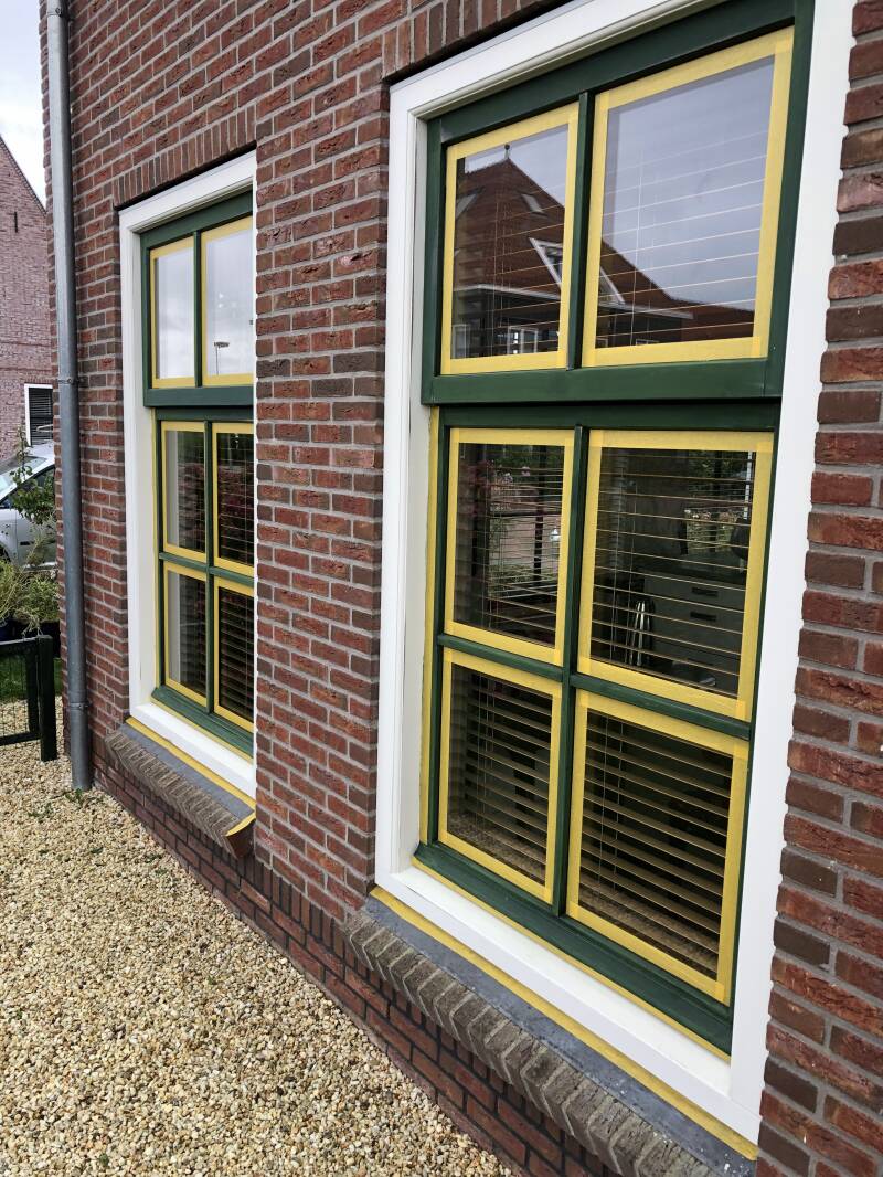 Afplakken voor strakke lijnen broek in waterland