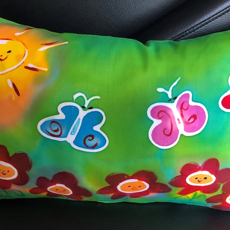 Grænn sól, blóm og fiðrildi