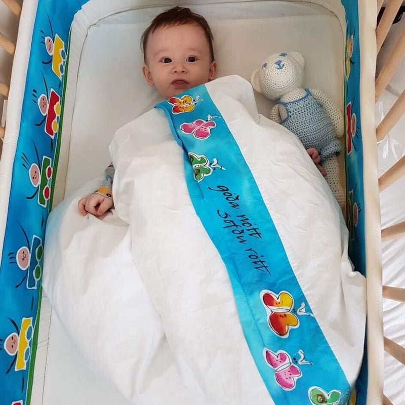 Ungbarnaver og rúmkantur