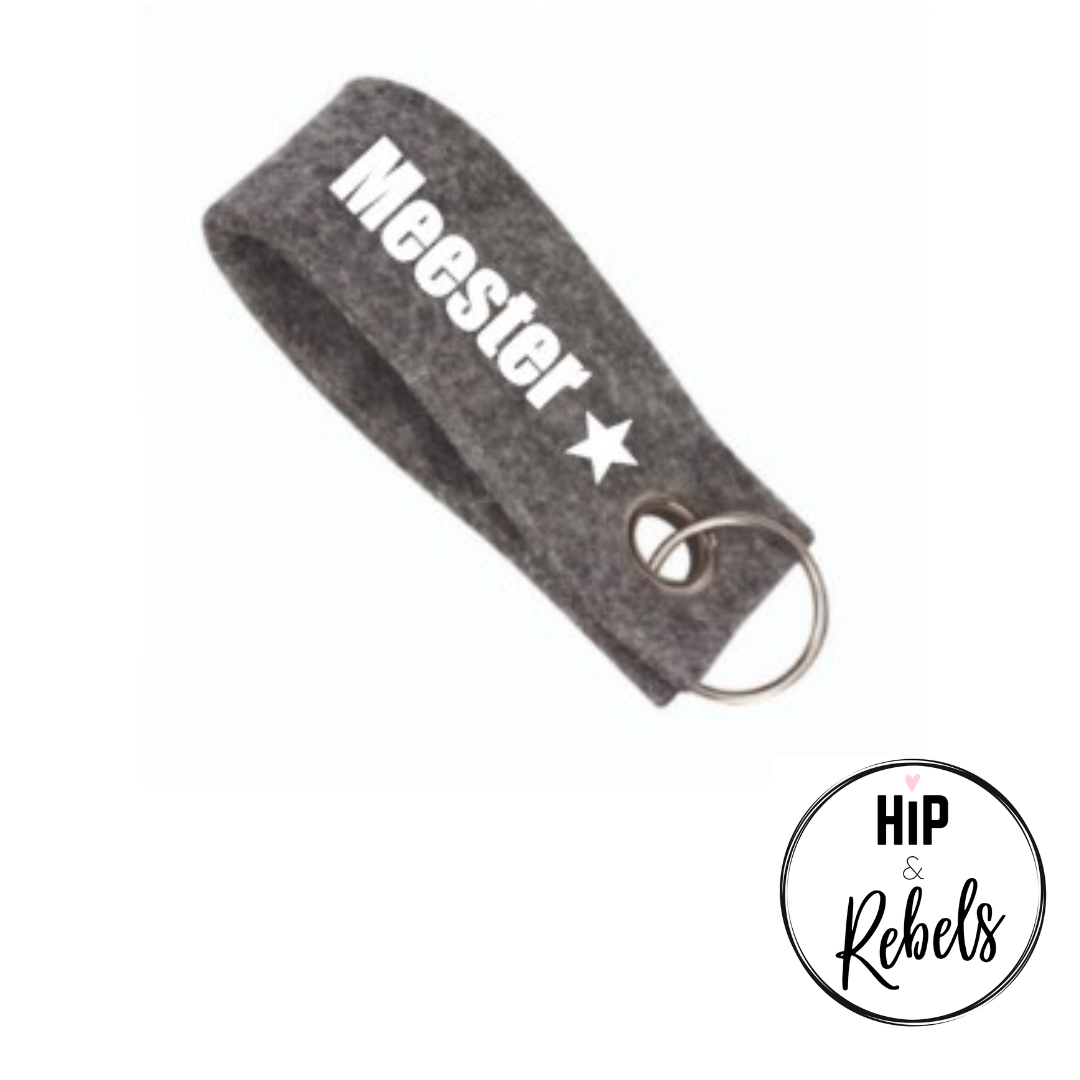 Vilten sleutelhanger - Meester Strak lettertype