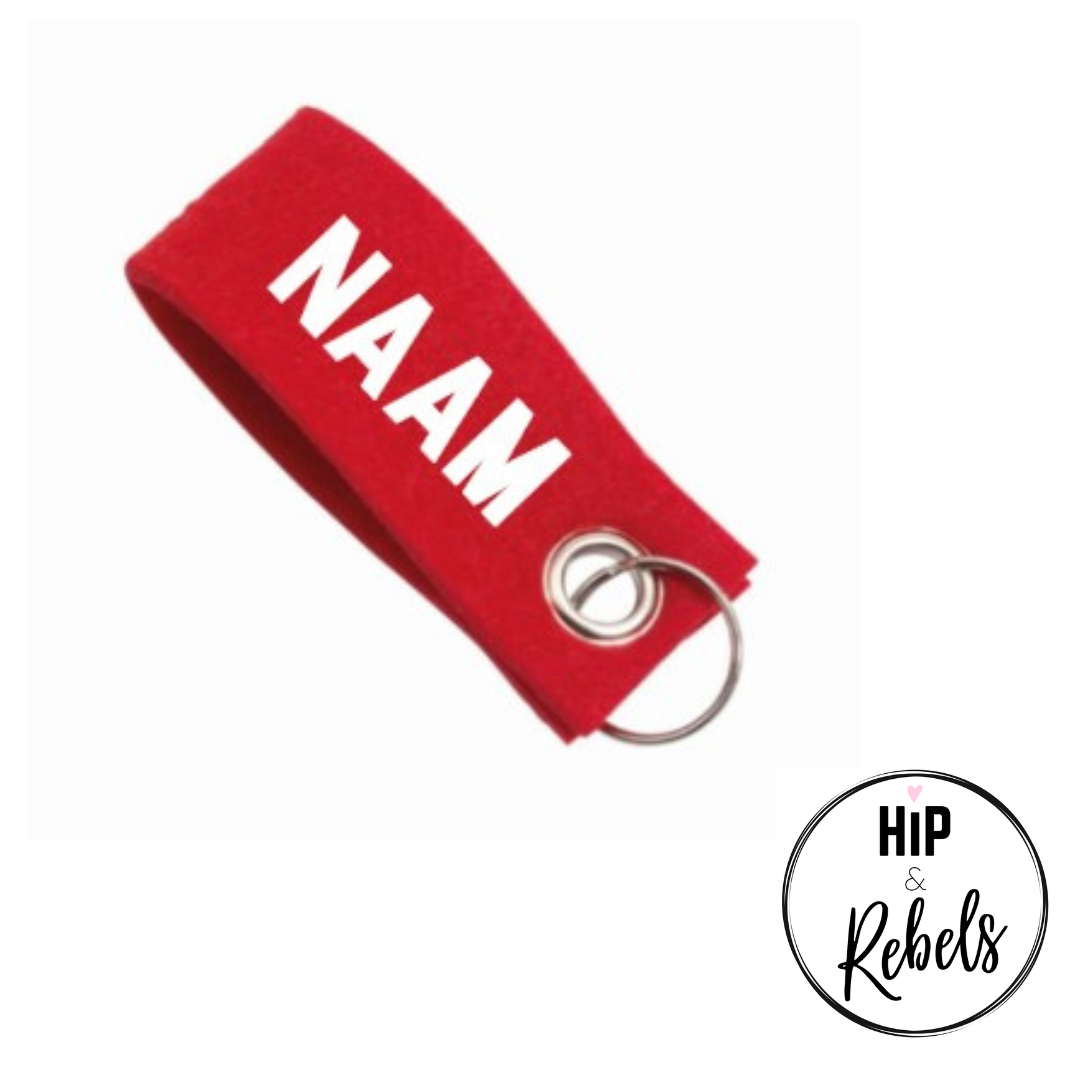 Vilten sleutelhanger - Naam strak lettertype