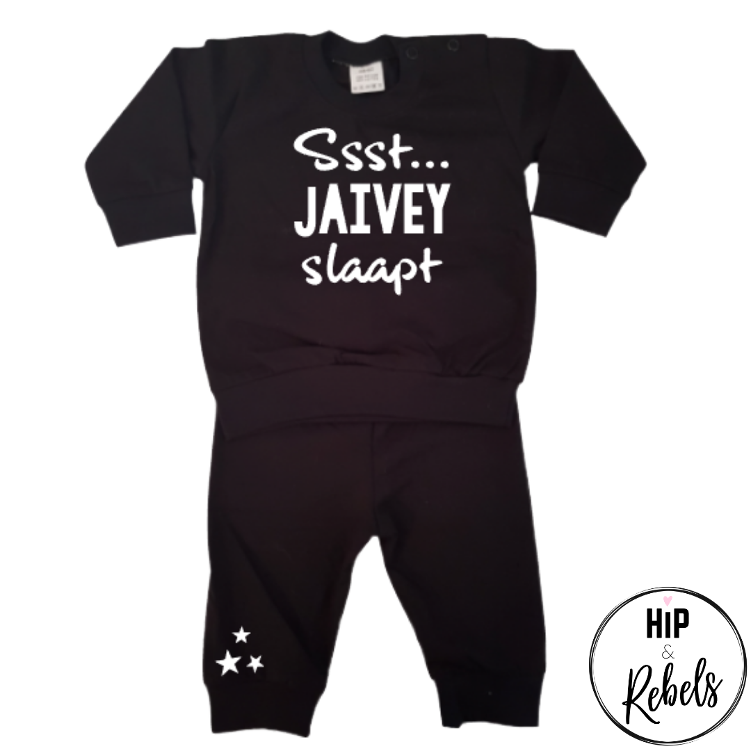 Pyjama - Ssst... (naam) slaapt