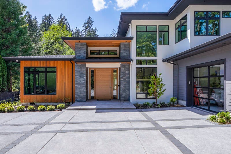 Residential real estate photography of modern residential home exterior in Vancouver Washington