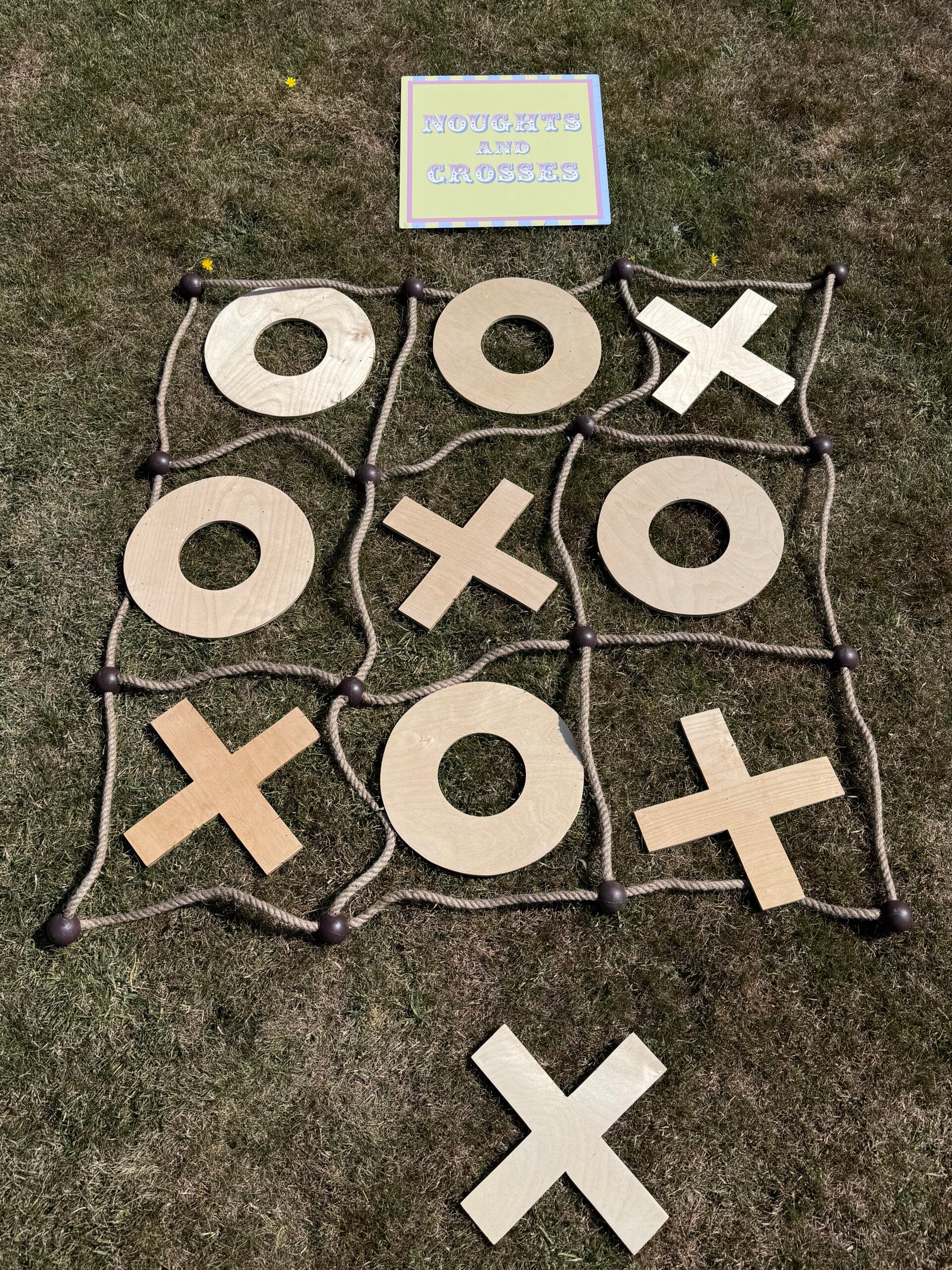 Giant noughts and crosses