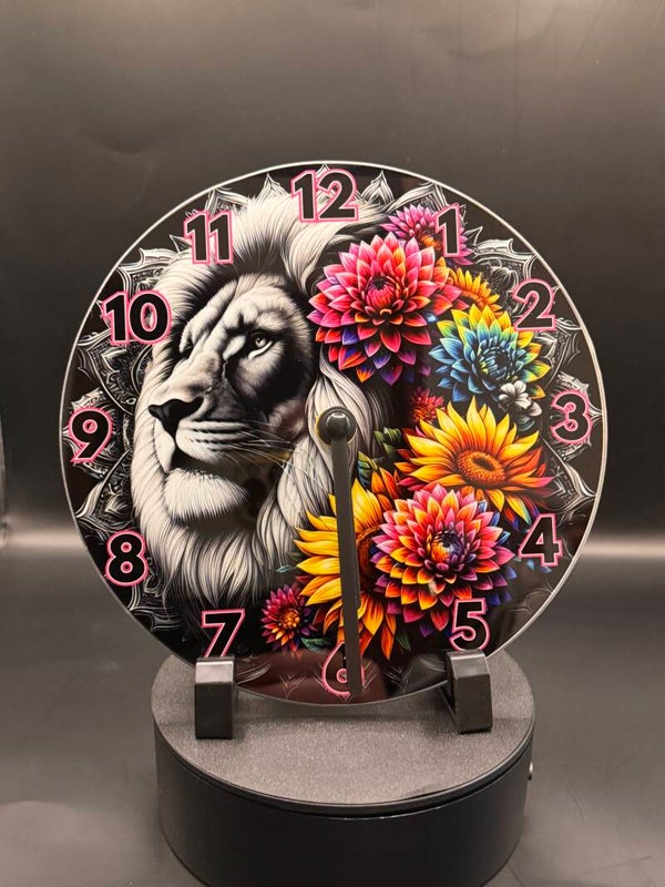 Wanduhr „Löwe“ mit Uhrwerk