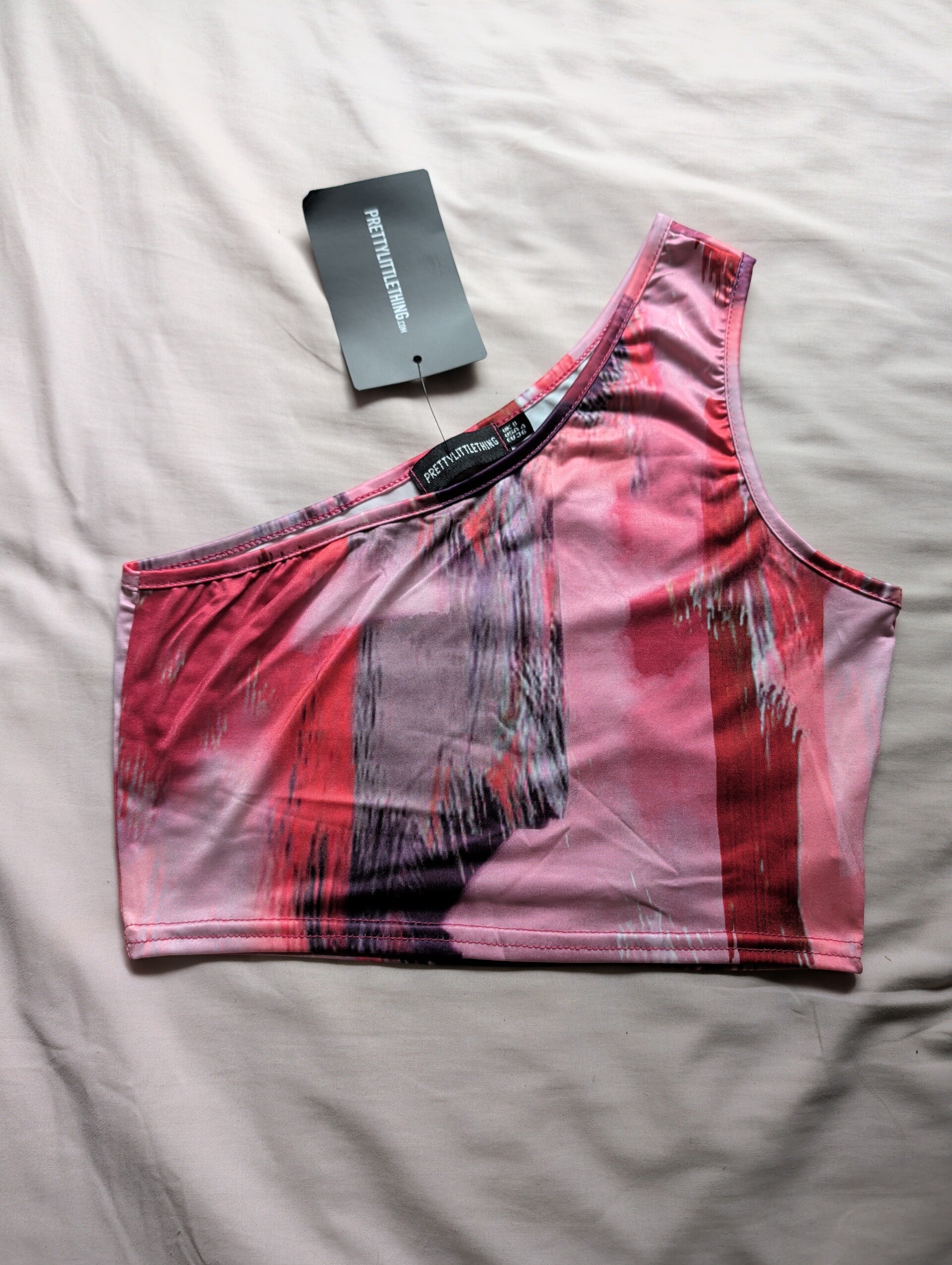💗 PrettyLittleThing Pink Abstract Crop Top – Size 8 💗