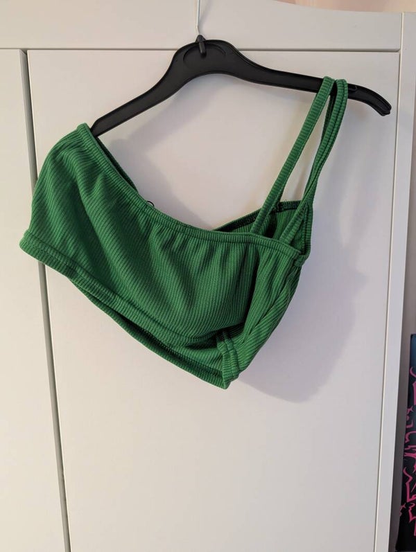 Green ribbed throw over one shoulder top