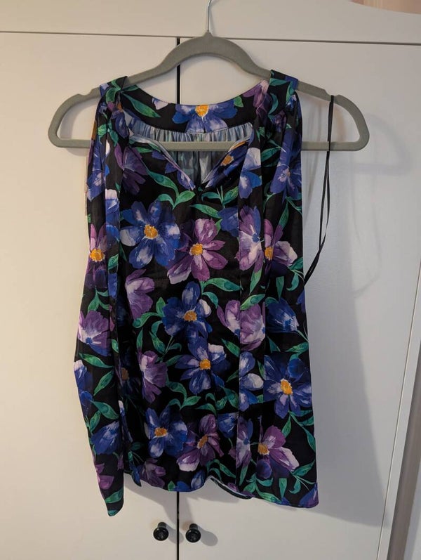TU WOMAN FLORAL BLOUSE – SIZE 20