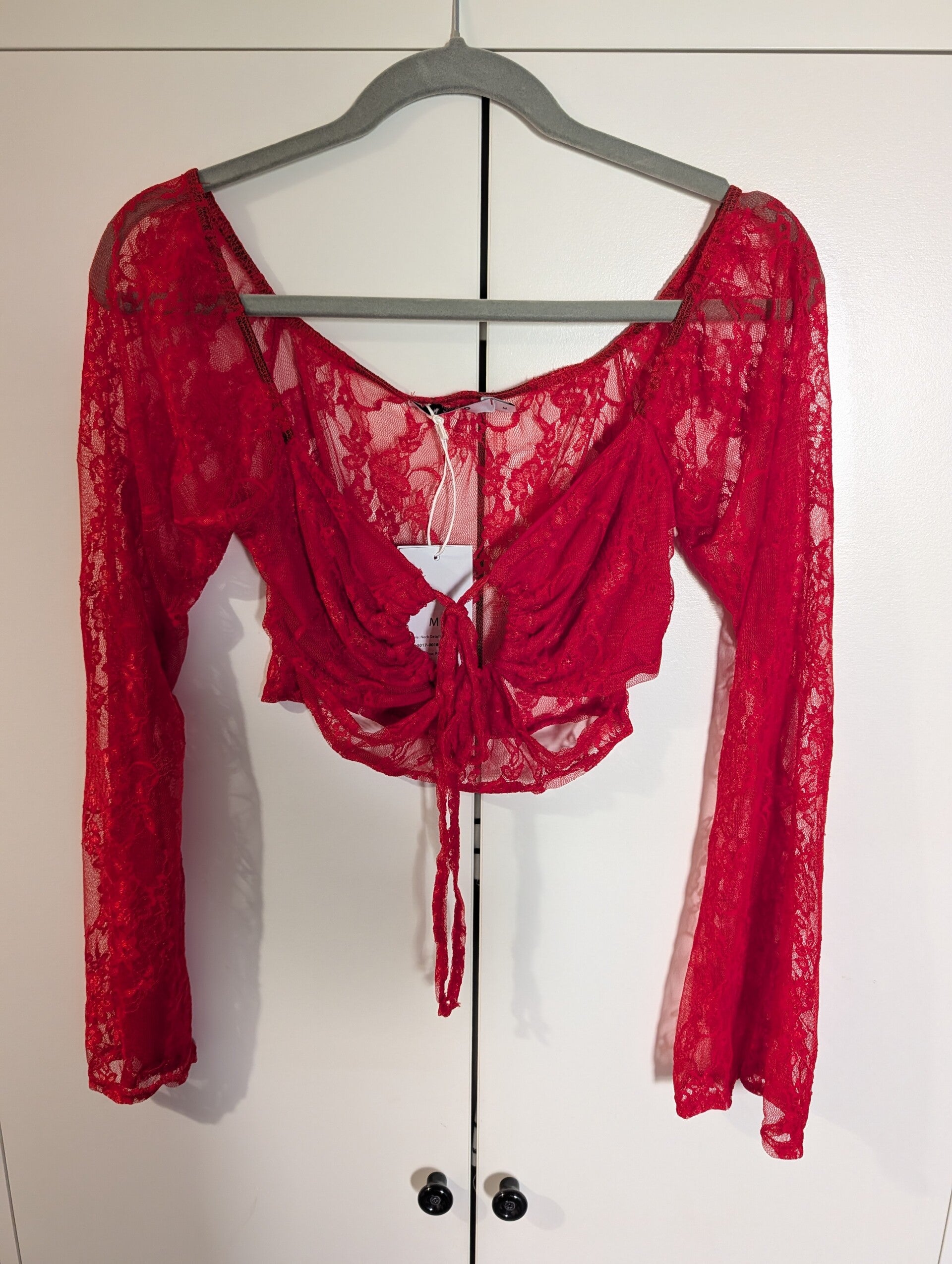 ❤️ NA-KD RED LACE TIE-FRONT TOP – SIZE 10 ❤️