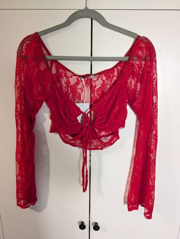 ❤️ NA-KD RED LACE TIE-FRONT TOP – SIZE 10 ❤️